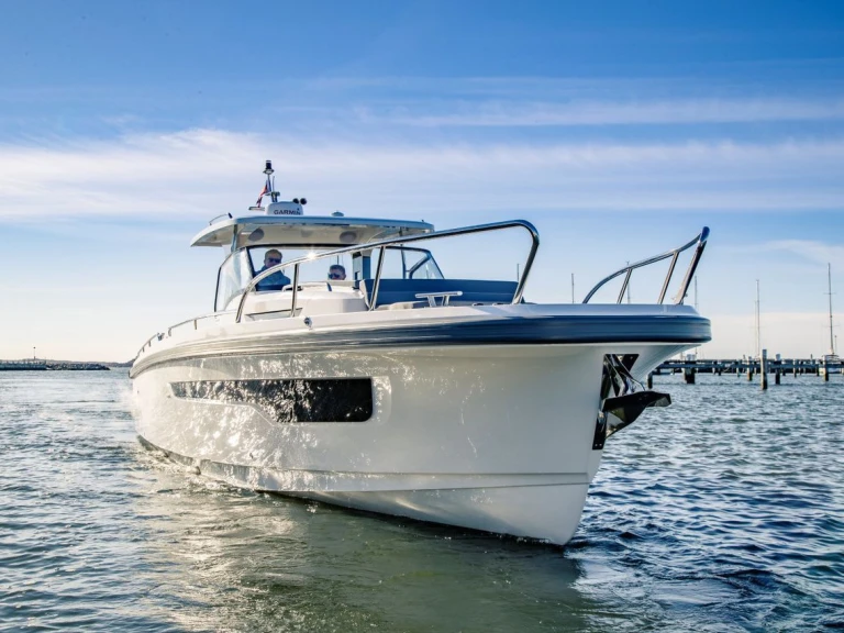 Motorboat rental with or without captain Nimbus Group Annapolis