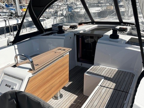 Bavaria Bavaria C42 charter bareboat or captained in  Marseille