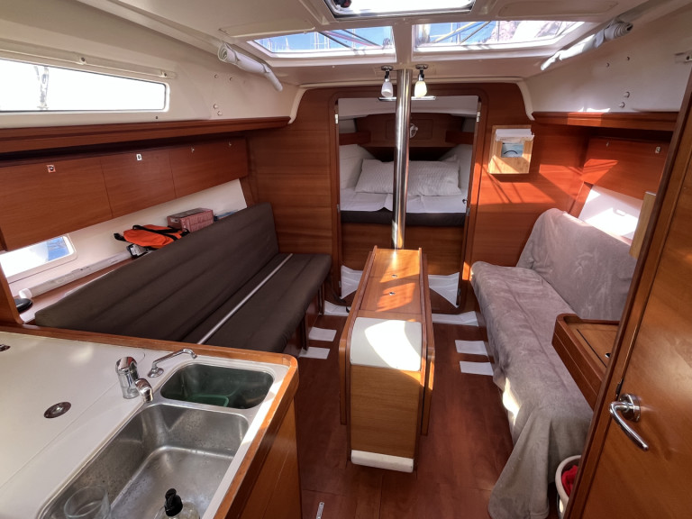 Bareboat Rental Sailboat Dufour with a boat licence