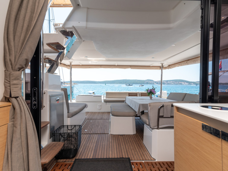 Yacht charter Simpson Bay cheap Aura 51