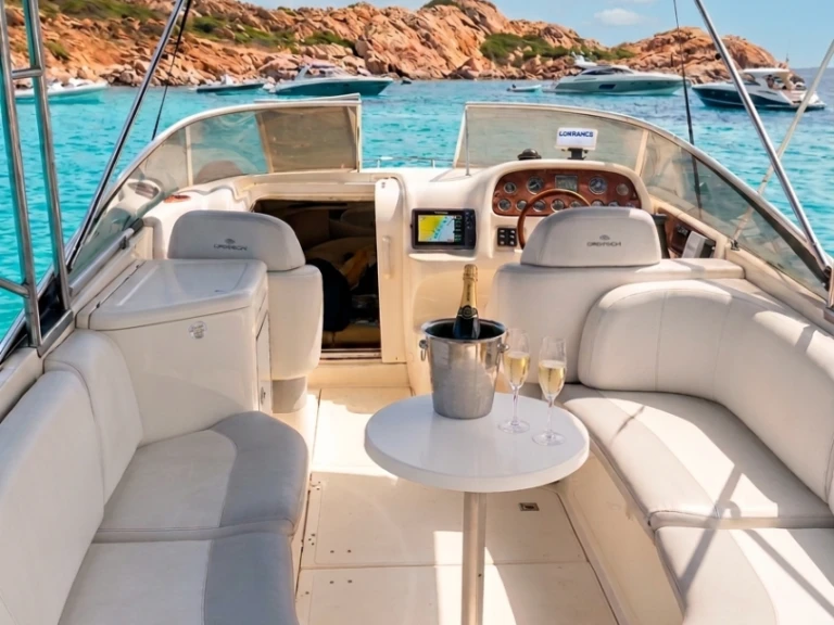 Bareboat Rental Motorboat Cranchi with a boat licence