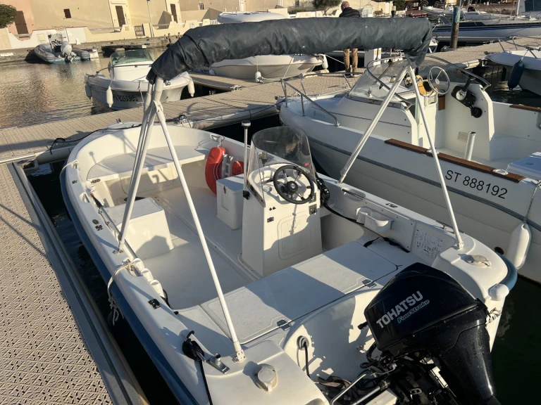 Motorboat for rent Le Barcarès at the best price