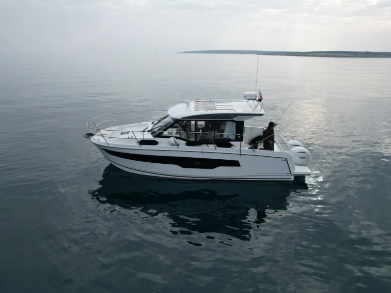 Motorboat rental in Medulin - Jeanneau Merry Fisher 895 Cruiser