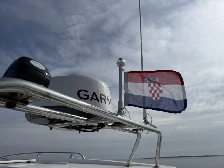 Boat rental Jeanneau Merry Fisher 895 Cruiser in Medulin on Samboat