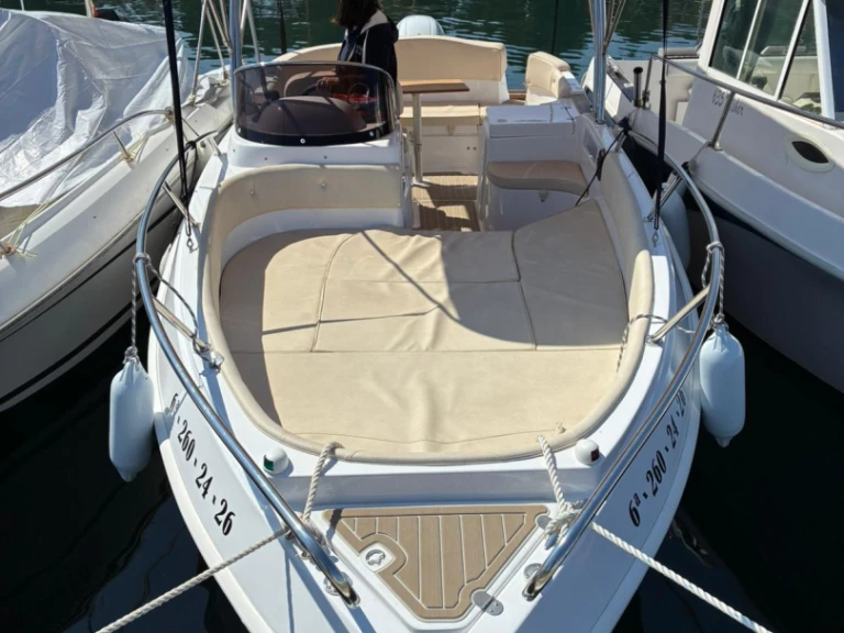 Motorboat for rent Marina de Bonaire at the best price