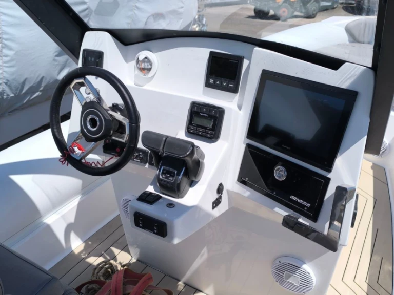 Motorboat for rent Gouvia at the best price