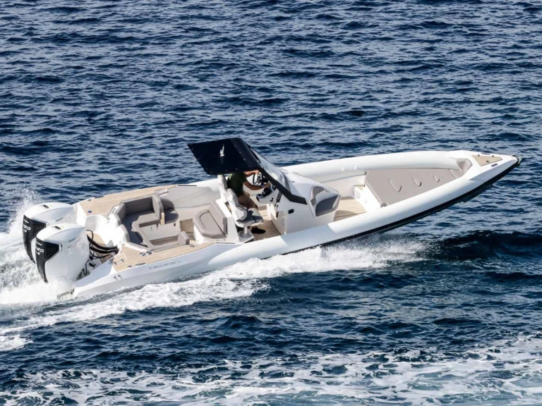  Motorboat in Gouvia on SamBoat