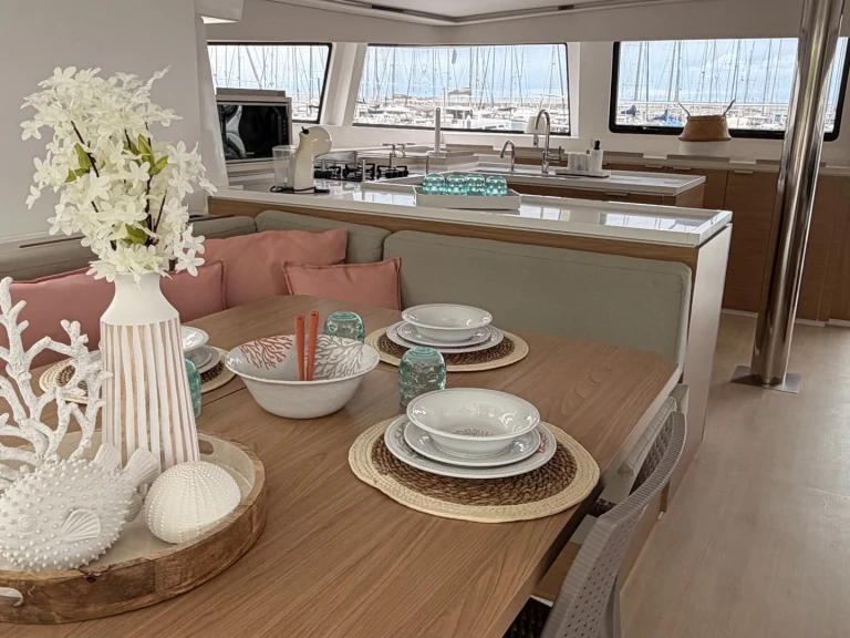 Bali Bali 5.4 italy in Capo d'Orlando on SamBoat