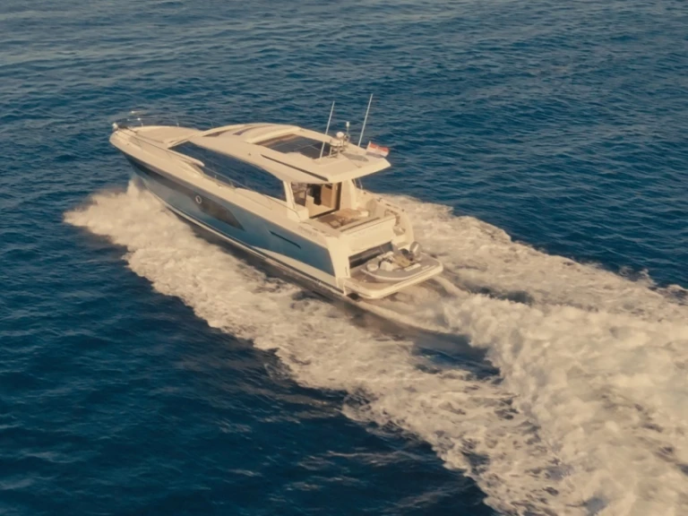 Yacht charter Marina Lav cheap Prestige 520 S