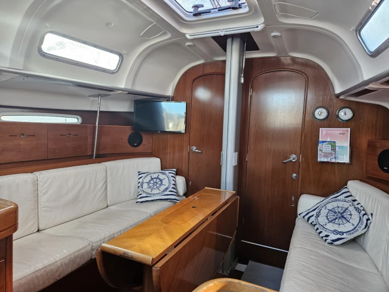 Sailboat rental with or without captain Bénéteau Donostia / San Sebastián