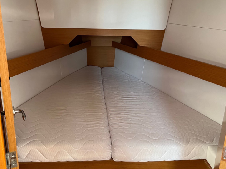 Yacht charter Sukošan cheap Sun Odyssey 349