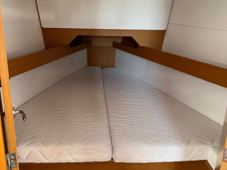 Yacht charter Sukošan cheap Sun Odyssey 349