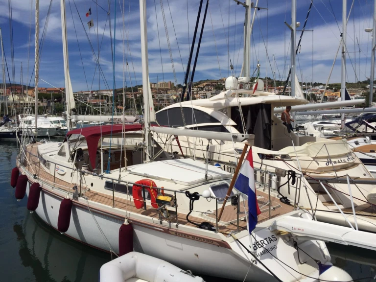 Sailboat rental in Punta Ala - Amel Supermaramu 52