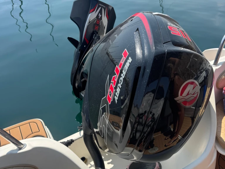 Motorboat rental with or without captain Bénéteau Port of Alicante