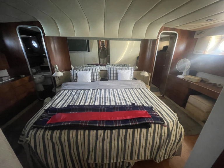 Boat rental Versilcraft ultraphantome in Marina degli Aregai on Samboat