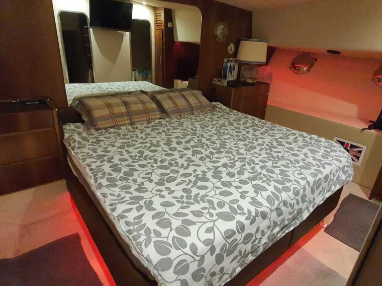 Bareboat Rental Luxury Yacht Versilcraft with a boat licence