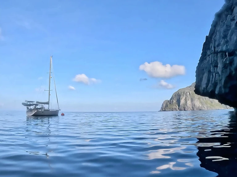 Yacht charter Philippine cheap Oceanis 393