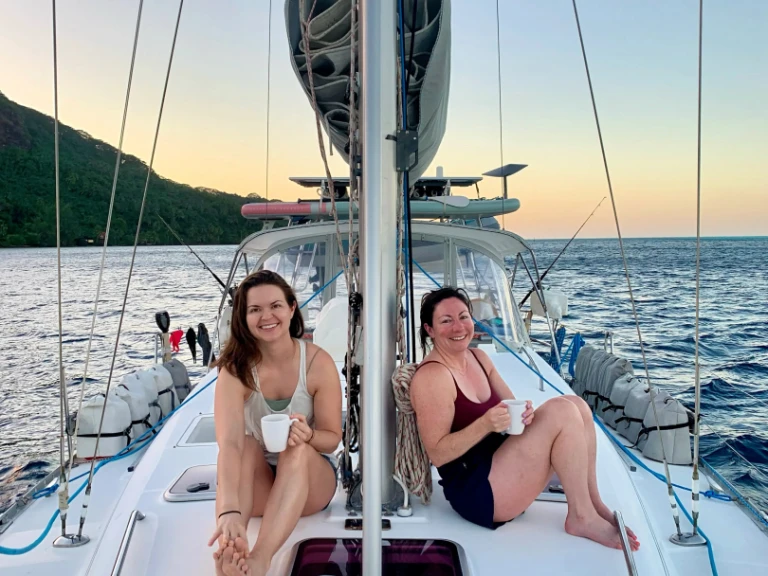 Boat rental Bénéteau Oceanis 393 in Philippine on Samboat