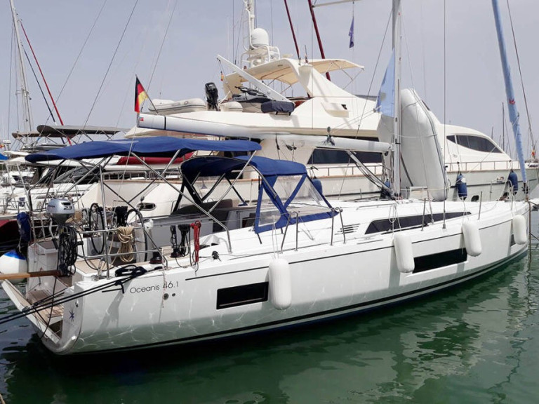 Sailboat for rent Piraeus at the best price