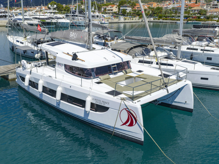 Bali Bali Catsmart OW - 3 cab. in Kaštela on SamBoat