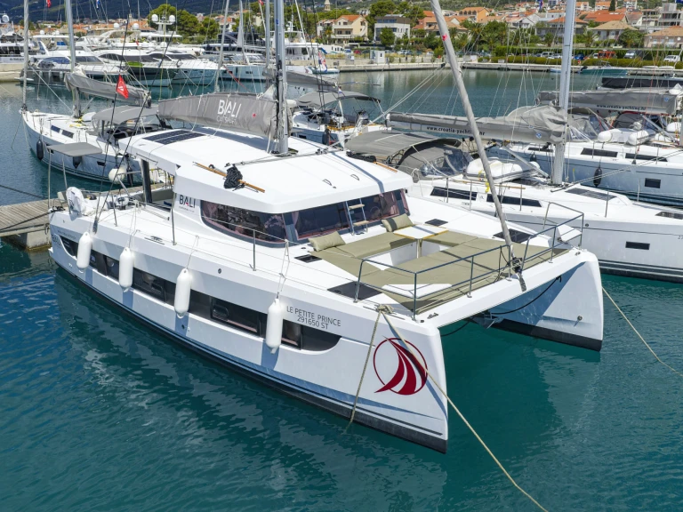 Bali Bali Catsmart OW - 3 cab. in Kaštela on SamBoat