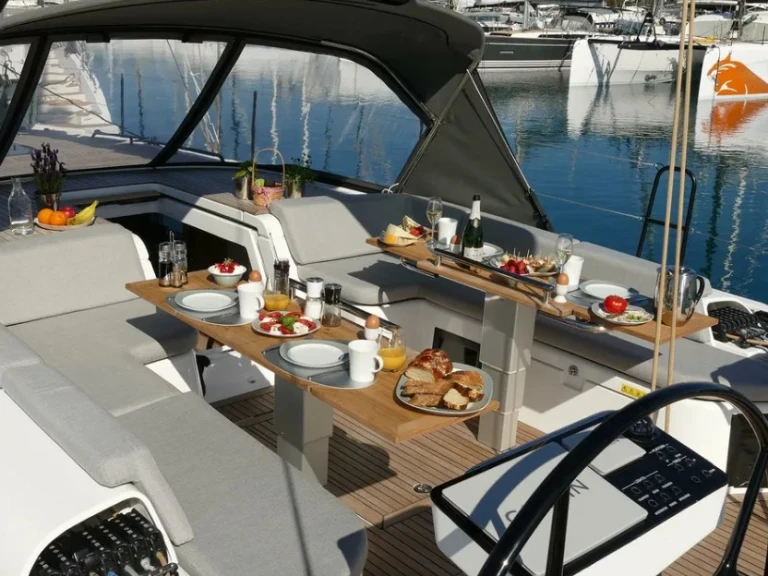 Bareboat Rental Sailboat Bénéteau with a boat licence