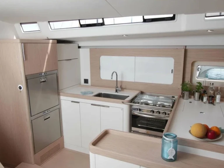 Sailboat rental in Lávrio - Bénéteau First 53