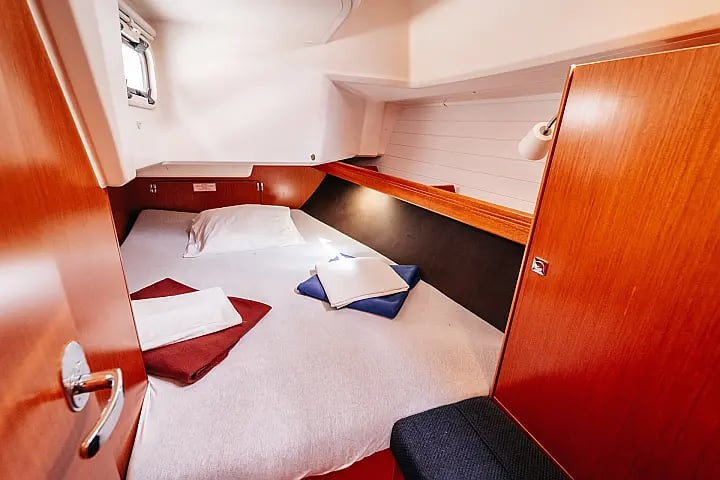 Bareboat Rental Sailboat Bavaria with a boat licence