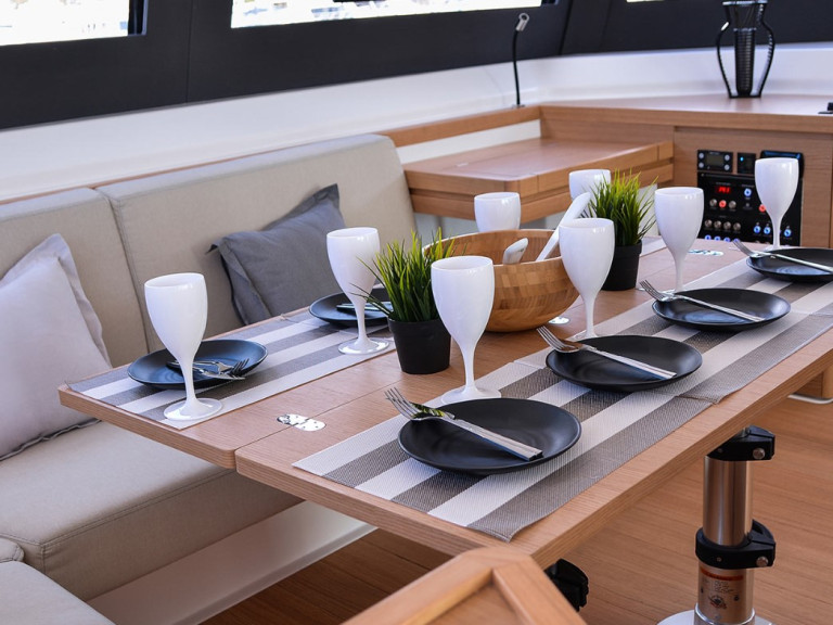 Catamaran for rent Tourlos at the best price