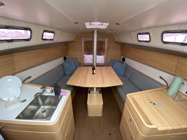 Sailboat rental in Jezera - Bénéteau First 35