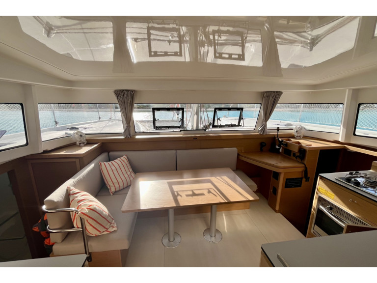 Rent a Excess Excess 11 Papeete