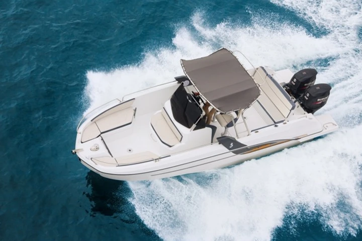 Motorboat rental with or without captain Bénéteau Barcelona