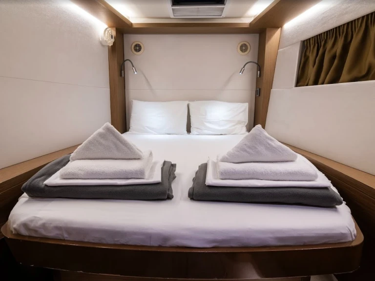 Bareboat Rental Catamaran Lagoon with a boat licence