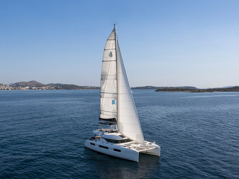 Catamaran for rent Paros (Island) at the best price