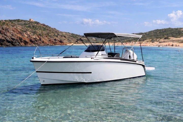 BMA BMA X199 in Port d'Addaia (Port) on SamBoat