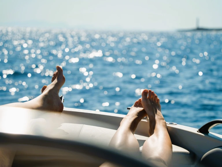 Boat rental Polyester Yacht Open 605 in Ciutadella de Menorca on Samboat