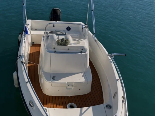 Motorboat rental with or without captain Quicksilver Marseille