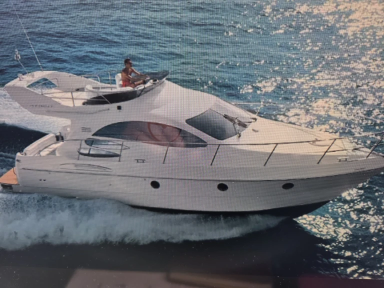 Sealine Sealine 350 Fly charter bareboat or captained in  Sanxenxo