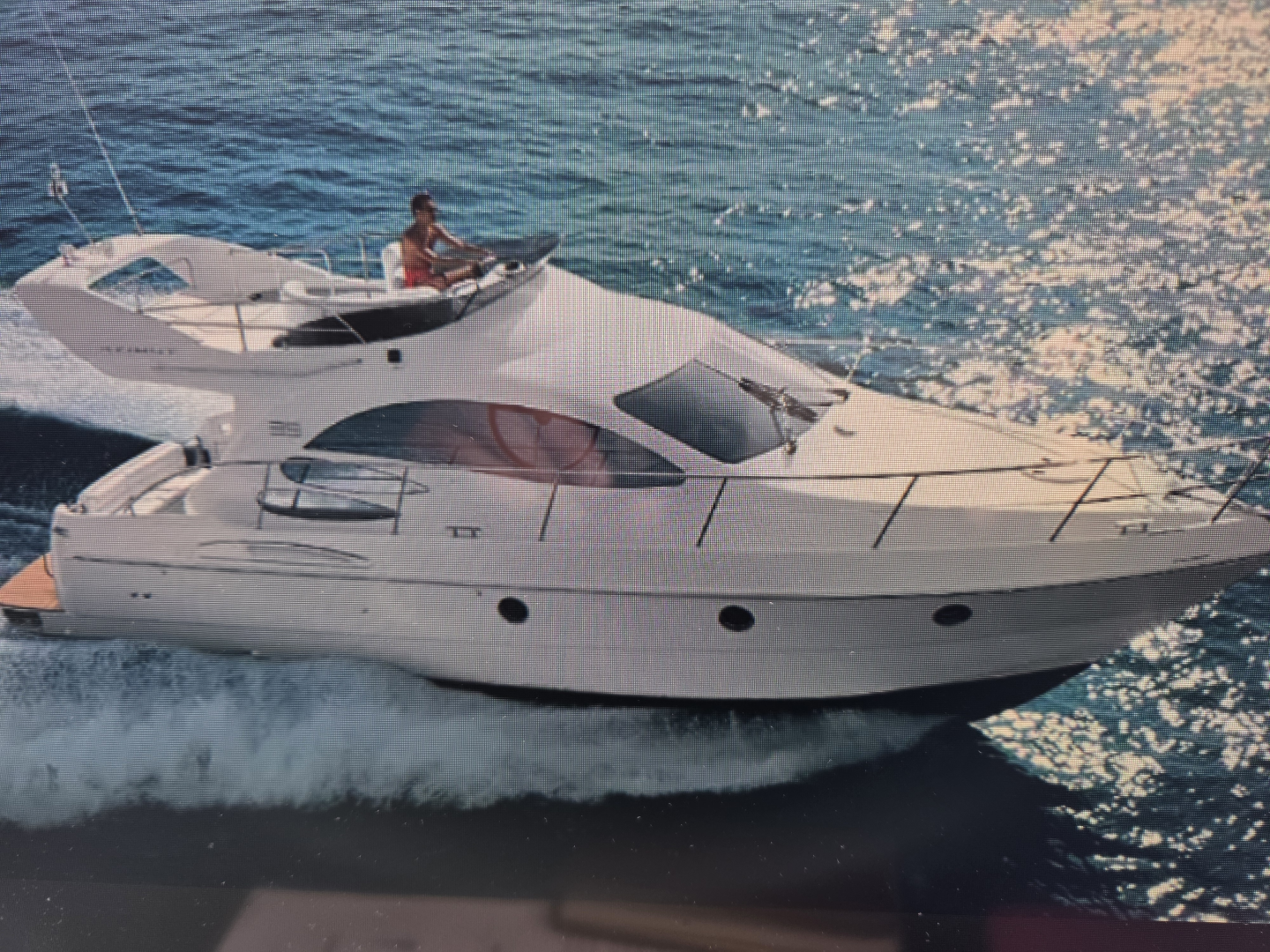 Sealine Sealine 350 Fly charter bareboat or captained in  Sanxenxo