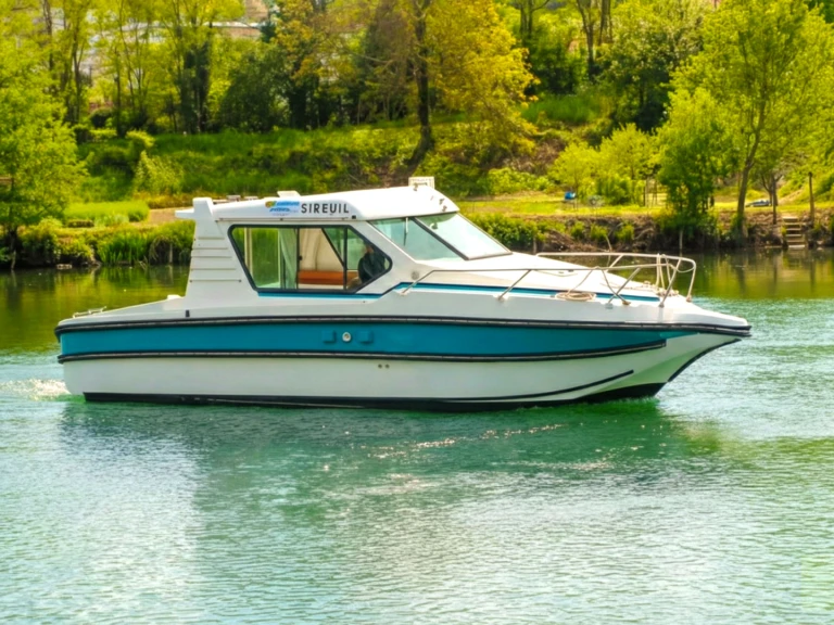 Motorboat rental with or without captain Nicols Yacht Sermoise-sur-Loire