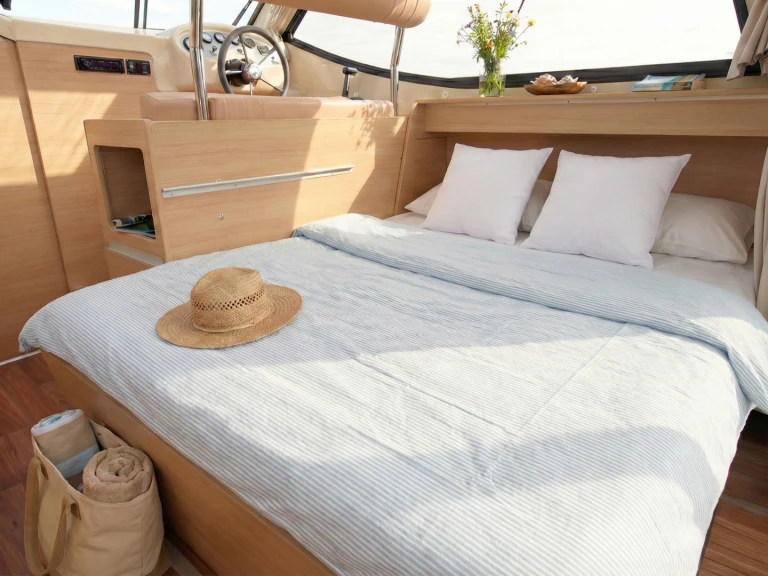 Nicols Yacht Nicols Sedan Primo charter bareboat or captained in  Buzet-sur-Baïse