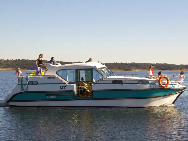 Motorboat for rent Amieira at the best price
