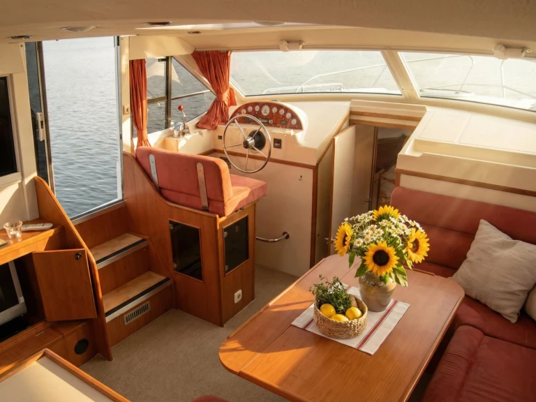 Motorboat rental with or without captain Pénichette Saintes