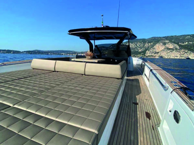 Motorboat for rent Torre Annunziata at the best price