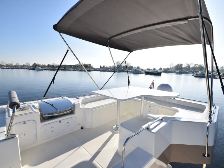 Motorboat for rent Kerkdriel at the best price