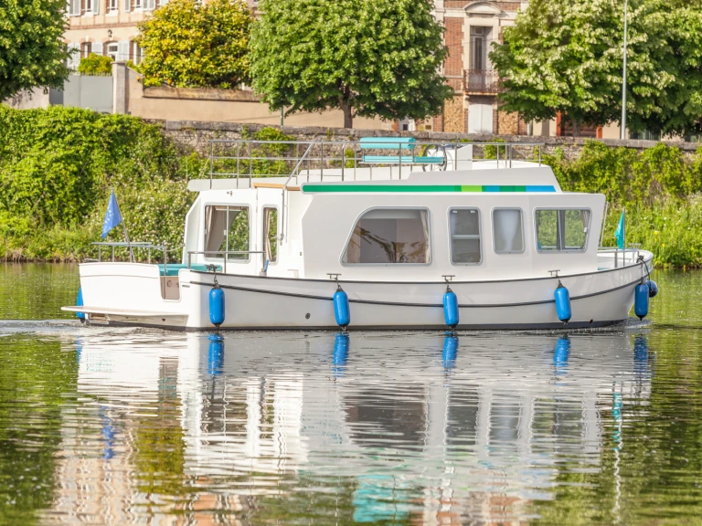 Houseboat rental with or without captain Pénichette Dompierre-sur-Besbre