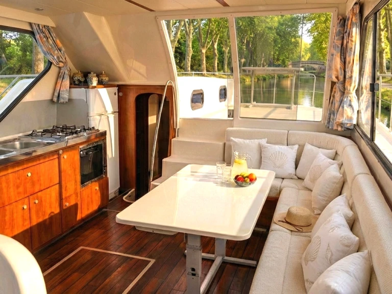 Nicols Yacht Nicols Confort 1100  in Port-sur-Saône on SamBoat