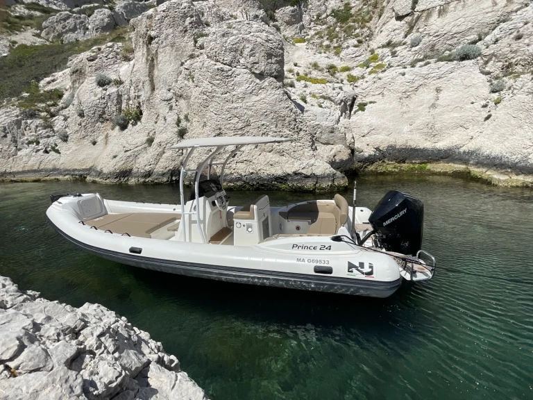 Nuova Jolly Prince 24 in Marseille on SamBoat
