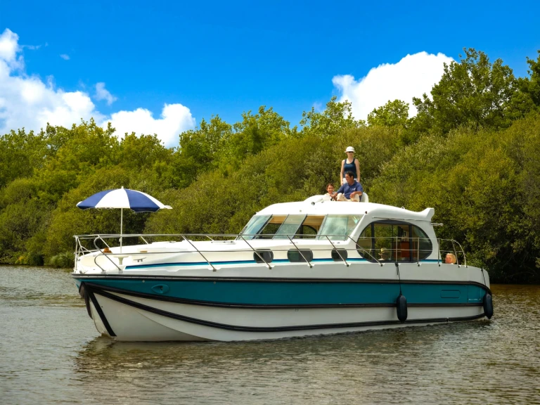 Motorboat rental in Tokaj - Nicols Yacht Nicols Estivale Sixto +