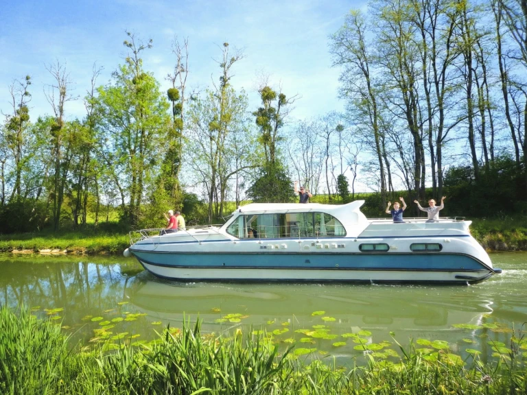 Rent a Nicols Yacht Nicols Confort 1350 B  Port-sur-Saône